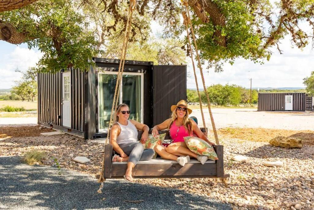 The Container Retreat @ 290 Wine Trail #9 Get Away Today! Hye Exterior foto